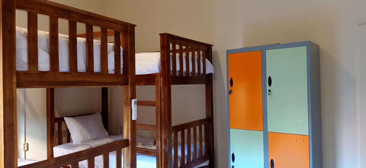 Happy Penida Hostel Toyapakeh エクステリア 写真