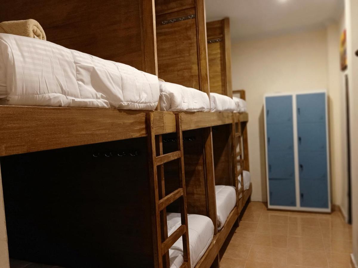 Happy Penida Hostel Toyapakeh エクステリア 写真
